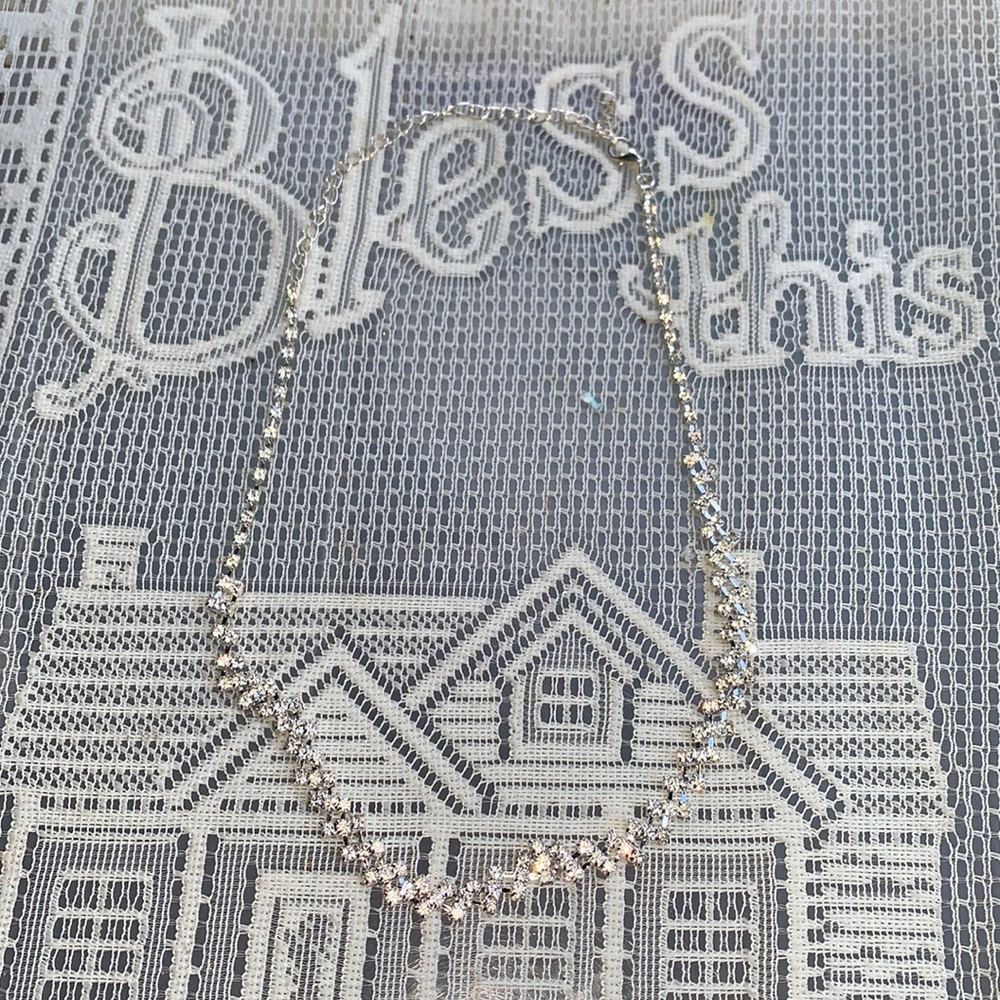 Costume Jewelry Bling Necklace Silver Toned Pre owned